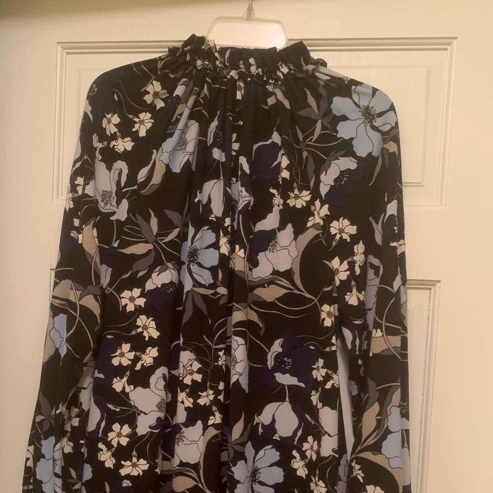 New Patterned Dress - Picture 4 of 6